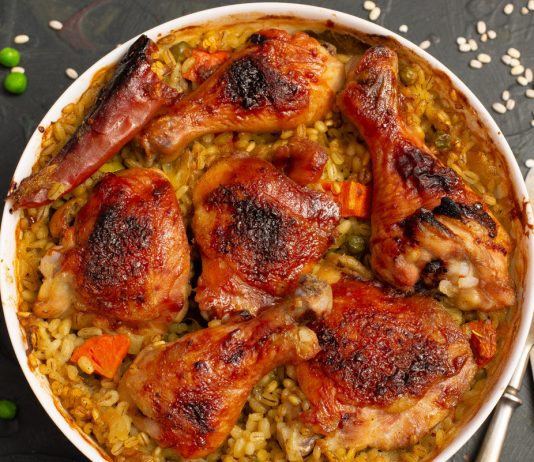 Простая курица с перловкой и овощами в духовке - Основные блюда и гарниры Простая курица с перловкой и овощами в духовке