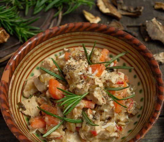 Деревенский салат с курицей и жареными грибами - Рецепты Деревенский салат с курицей и жареными грибами