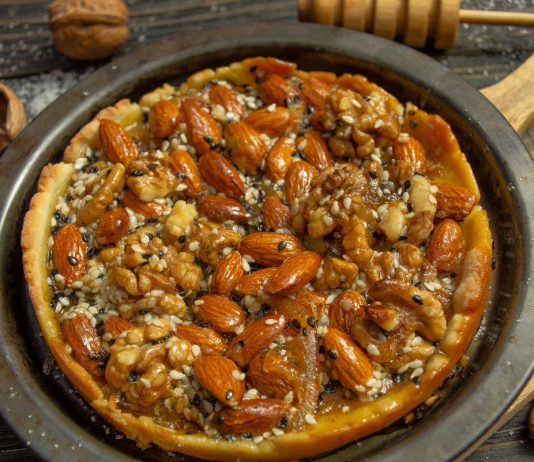 Песочная галета с орехами — вкусно и просто