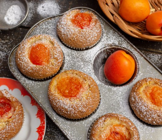 Быстрые кексы с абрикосами