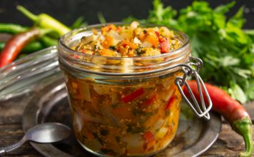 Кисло-сладкий чатни из кабачков
