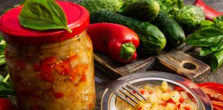 Вкусный салат из переросших огурцов с горчицей на зиму