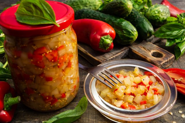 Вкусный салат из переросших огурцов с горчицей на зиму Вкусный салат из переросших огурцов с горчицей на зиму