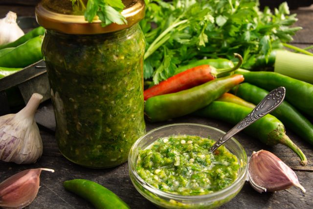 Зелёная аджика на зиму — вкусный рецепт без варки