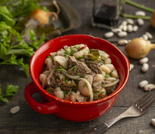 Полезный салат из говядины с фасолью и маринованным луком - Рецепты Полезный салат из говядины с фасолью и маринованным луком