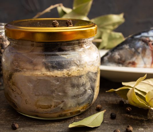 Вкусные консервы из скумбрии в домашних условиях