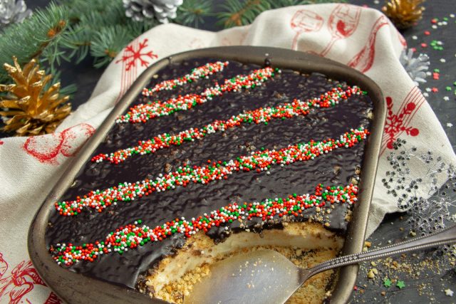 Простой торт из печенья без выпечки с желатином