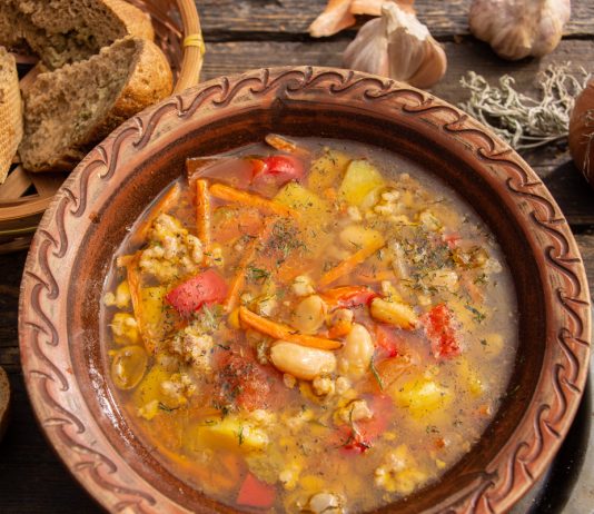 Вкусный суп с мясным фаршем и овощами на скорую руку