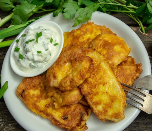 Сочная куриная грудка в кляре на сковороде - Основные блюда и гарниры Сочная куриная грудка в кляре на сковороде