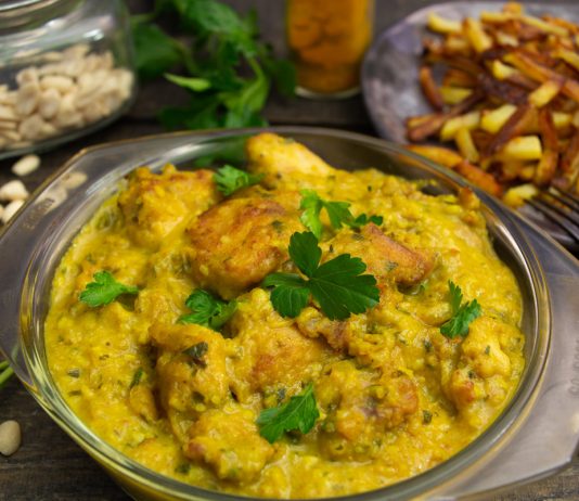 Карри из курицы с арахисом