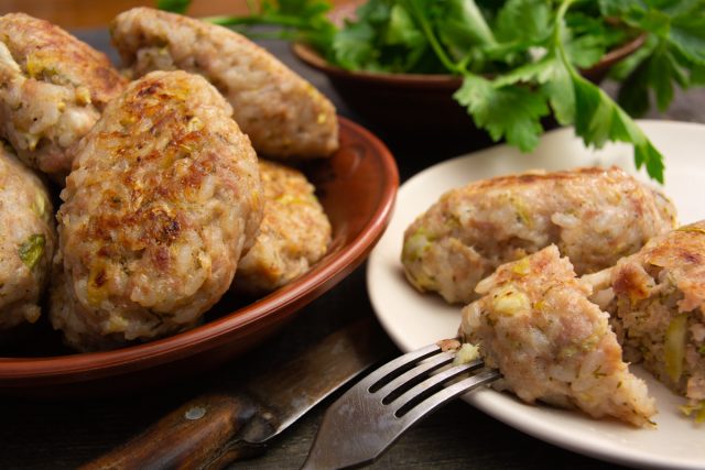 Ленивые голубцы с капустой, рисом и фаршем в духовке Ленивые голубцы с капустой, рисом и фаршем в духовке