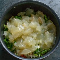 Наливаем куриный бульон