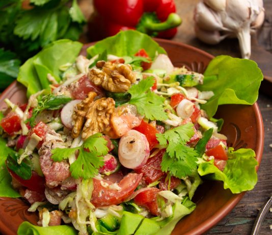 Грузинский салат «Глехурад» - Закуски, салаты и сэндвичи Грузинский салат «Глехурад»