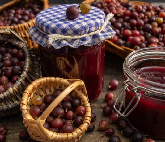 Желе из крыжовника на зиму – простой рецепт