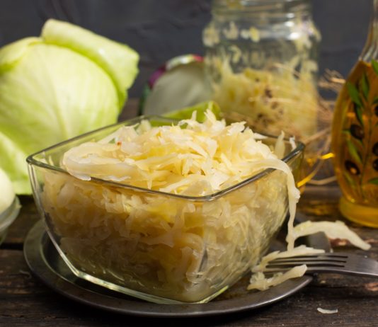 Квашеная капуста без моркови — просто и вкусно - Консервирование и засолка Квашеная капуста без моркови — просто и вкусно