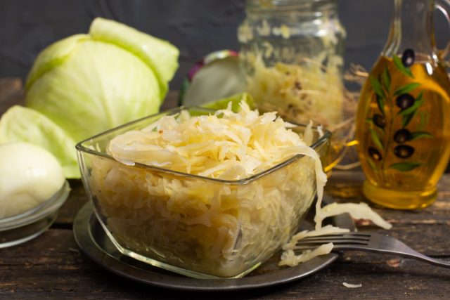 Квашеная капуста без моркови — просто и вкусно Квашеная капуста без моркови — просто и вкусно