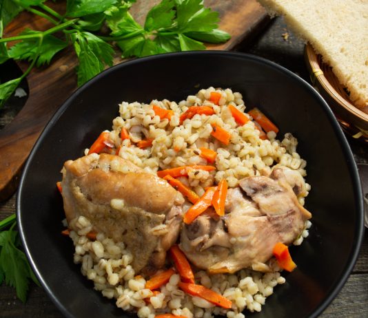 Плов из перловки с курицей — необычное и очень вкусное блюдо - Основные блюда и гарниры Плов из перловки с курицей — необычное и очень вкусное блюдо