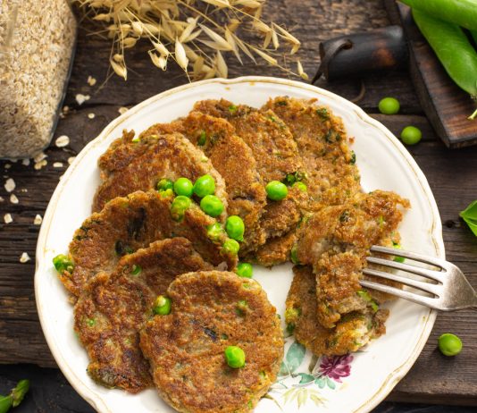 Вегетарианские котлеты с кабачком и горошком — простой рецепт - Постные блюда Вегетарианские котлеты с кабачком и горошком — простой рецепт