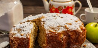 Чудо из хлебопечки — готовим манник с яблоками и корицей