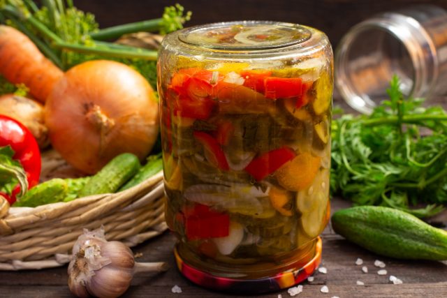 Маринуем овощи (перец, морковь и огурцы) на зиму