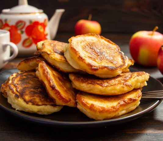 Сгодится все — оладьи на ананасовом сиропе