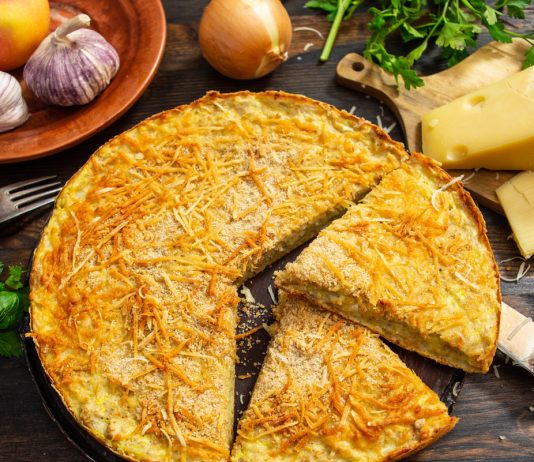 Запеканка из кабачков с луком и чесноком