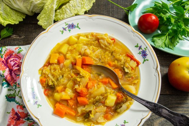 Невероятно вкусный минестроне с красной чечевицей и яблоками