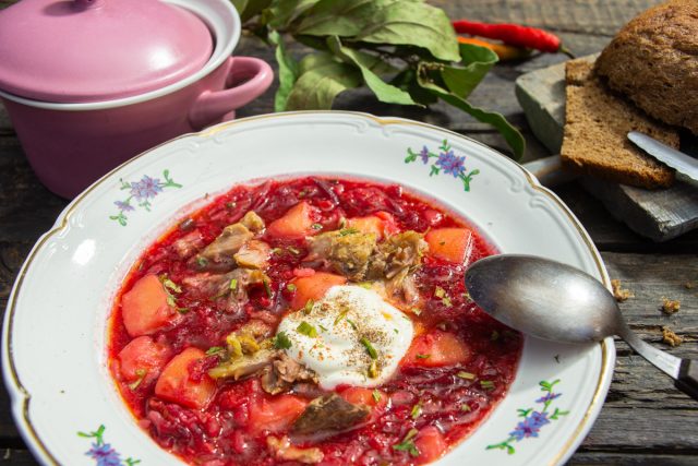 Насыщенный свекольник с рисом и чечевицей