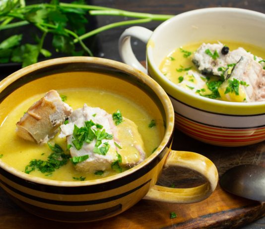 Простой обед — скумбрия вареная с хлебным соусом - Рецепты Простой обед — скумбрия вареная с хлебным соусом