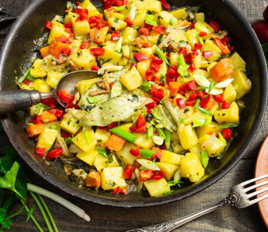 Картофель по-деревенски во французском стиле