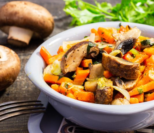 Королевские шампиньоны с овощами для тех, кто постится