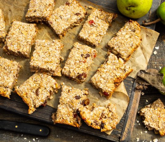 Полезные батончики-мюсли из яблока