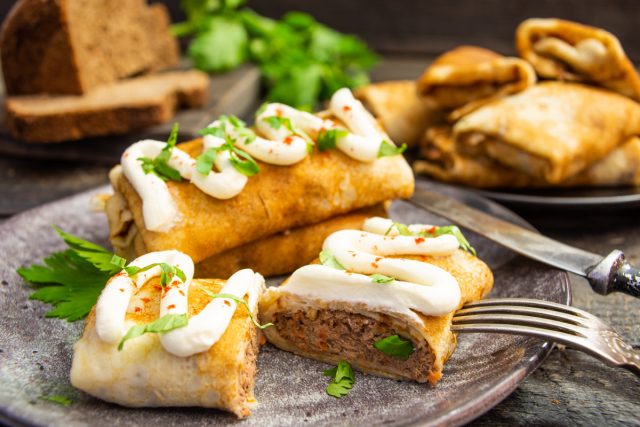 Фаршированные блины с куриной печенью, луком и морковью Фаршированные блины с куриной печенью, луком и морковью