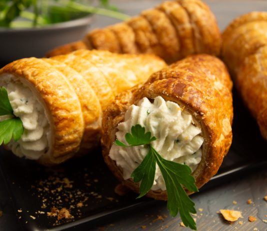 Слоёные трубочки с рикоттой