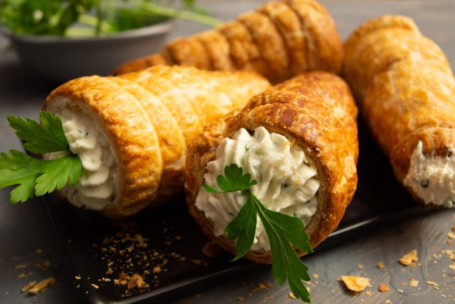 Слоёные трубочки с рикоттой