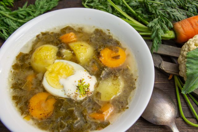 Суп щавелевый с курицей и яйцом Суп щавелевый с курицей и яйцом