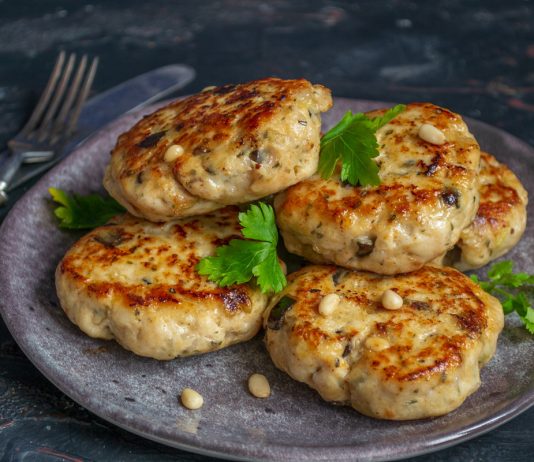 Котлеты из куриной грудки с баклажанами - Основные блюда и гарниры Котлеты из куриной грудки с баклажанами