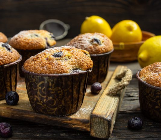 Лимонные кексы с голубикой