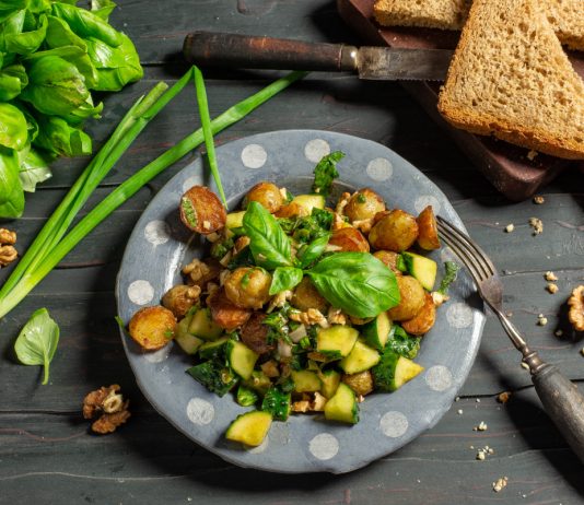 Картофельный салат с огурцами - Постные блюда Картофельный салат с огурцами