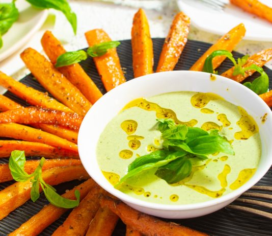 Морковь жареная с соусом песто - Постные блюда Морковь жареная с соусом песто