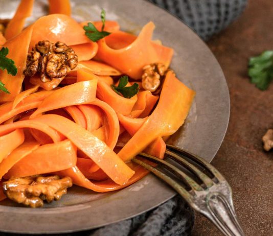 Чем полезна морковь: 10 простых рецептов и интересных фактов о корнеплоде