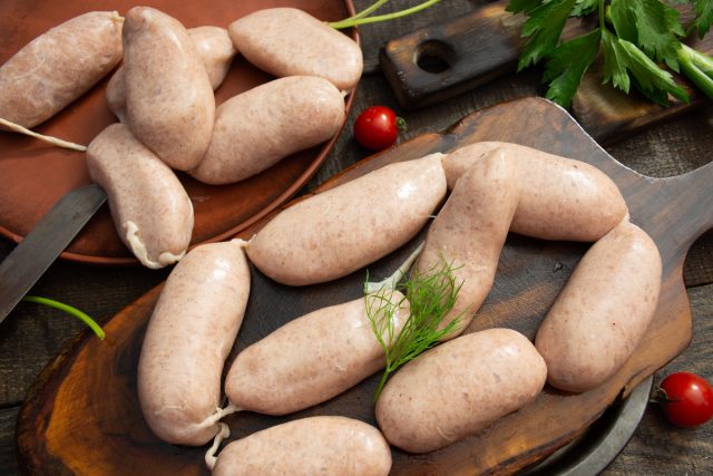 Домашние сардельки из курицы