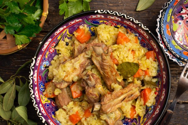 Свиные ребрышки с рисом