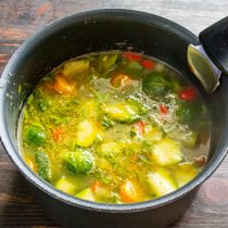 Приправляем по вкусу специями, отлично подойдут индийские специи для овощных блюд Приправляем по вкусу специями, отлично подойдут индийские специи для овощных блюд