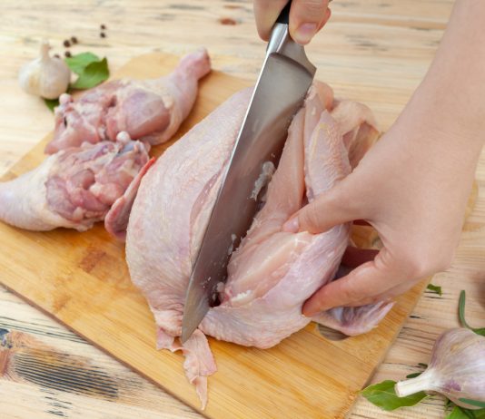 Сальмонеллез на вашей кухне: чем опасен и как не заразиться