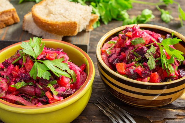 Винегрет с квашеной капустой и огурцами Винегрет с квашеной капустой и огурцами