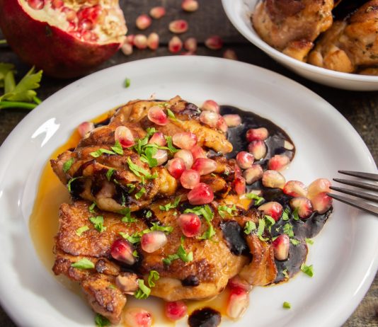 Курица в гранатовом соусе