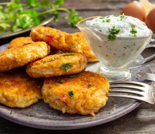 Котлеты из крабовых палочек с сыром чеддер - Основные блюда и гарниры Котлеты из крабовых палочек с сыром чеддер