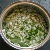 Наливаем холодную воду, по вкусу солим Наливаем холодную воду, по вкусу солим