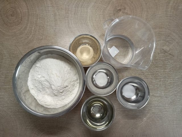 Замечено, что дети с удовольствием помогают выбирать нужный продукт в магазине и относятся к этому со всей серьёзностью